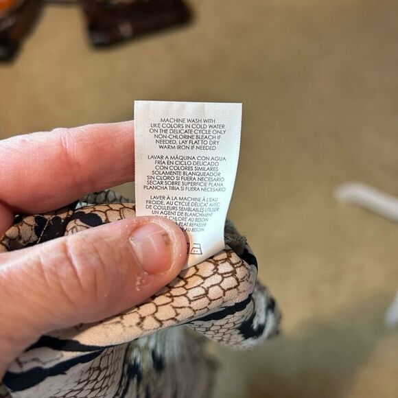 Cabi snakeskin animal print blouse size M - Picture 13 of 13